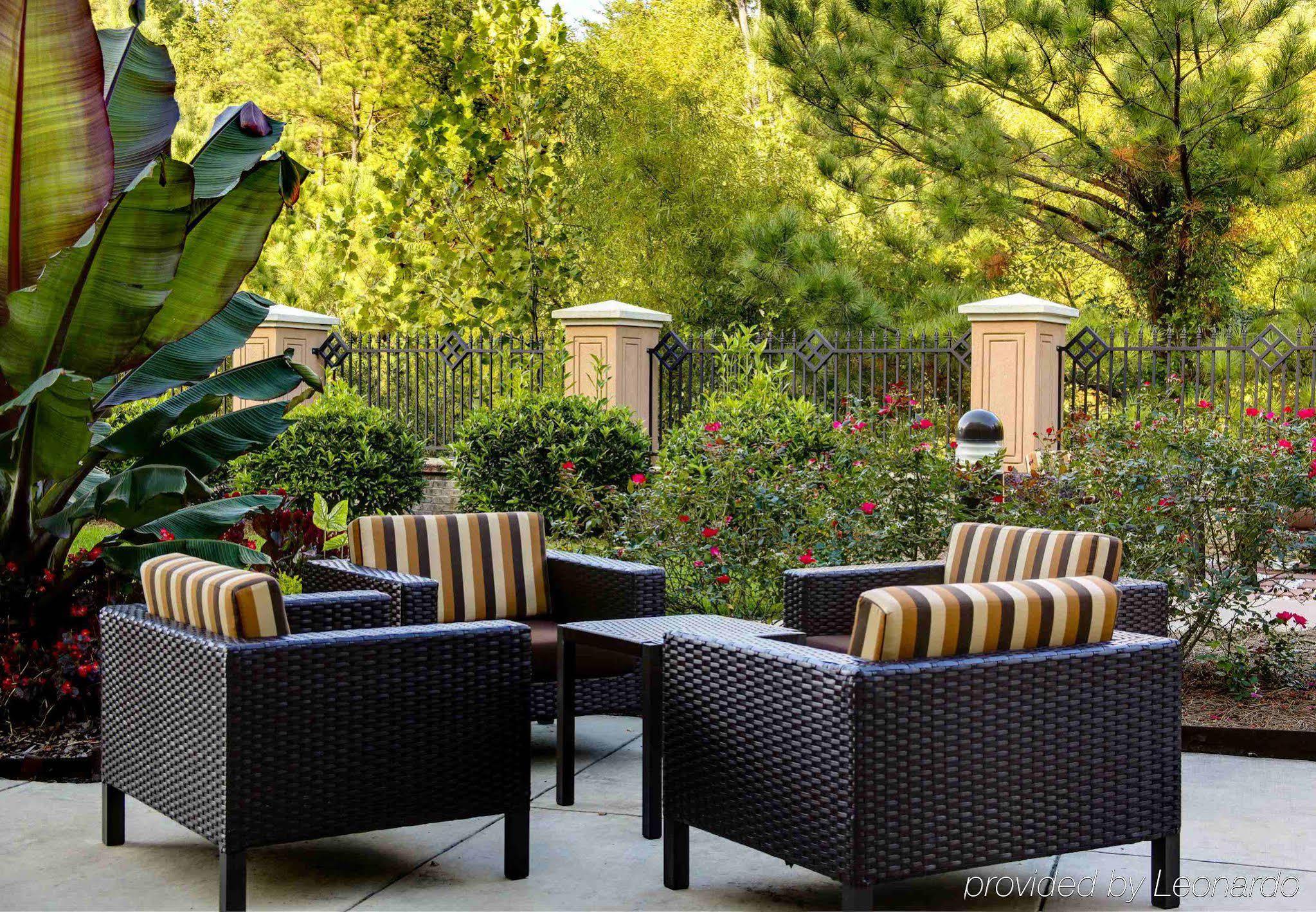 Courtyard High Point Hotel Buitenkant foto