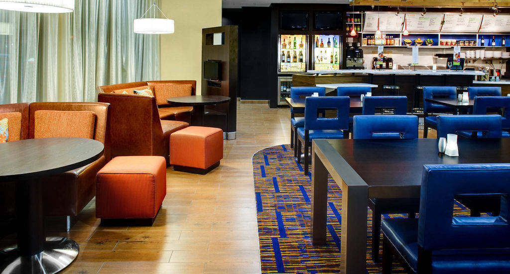 Courtyard High Point Hotel Buitenkant foto